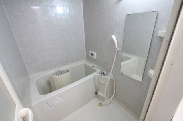 物件内観写真7　(落ち着いた空間のお風呂です)