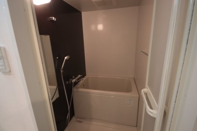 物件内観写真5　(きれいなお風呂です)