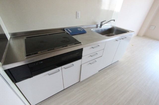 物件内観写真6　(キッチンでお料理をお楽しみください)