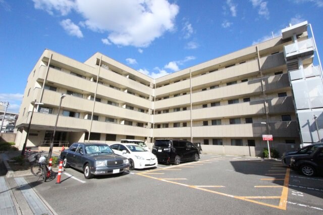 物件外観写真4　(落ち着いた雰囲気の外観です)