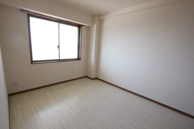 物件内観写真11　(落ち着いて過ごせるお部屋なので、寝室にいかがでしょうか)