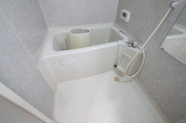 物件内観写真12　(日々の疲れを癒すお風呂付です)