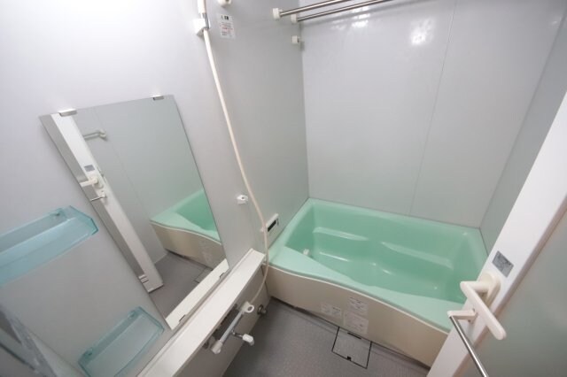 物件内観写真11　(コンパクトで使いやすいお風呂です)