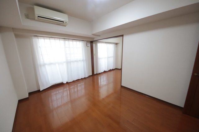 物件内観写真12　(ゆったり過ごせるリビングです)