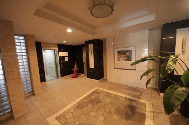 物件外観写真9　(エントランスです)