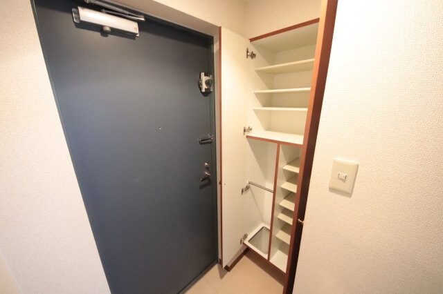 物件内観写真19　(落ち着いた玄関です)