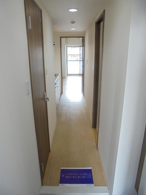 物件内観写真14　(収納もある玄関です)