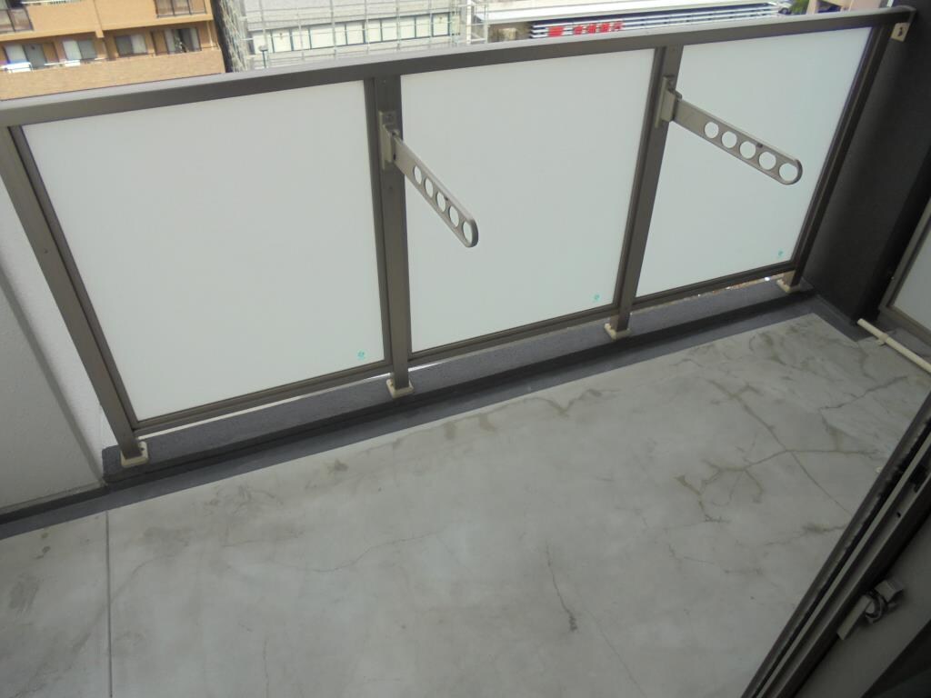 物件内観写真18　(陽当たり良好なバルコニーです)