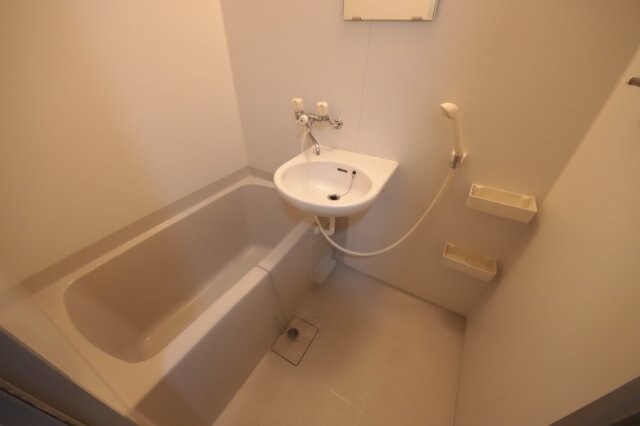 物件内観写真4　(きれいなお風呂です)
