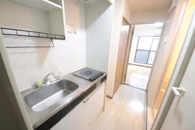 物件内観写真5　(コンパクトなキッチンで掃除もラクラク)