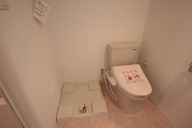物件内観写真9　(シンプルで使いやすいトイレです)
