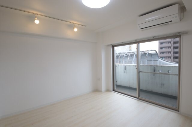 物件内観写真16　(ゆったりとしたリビングです)