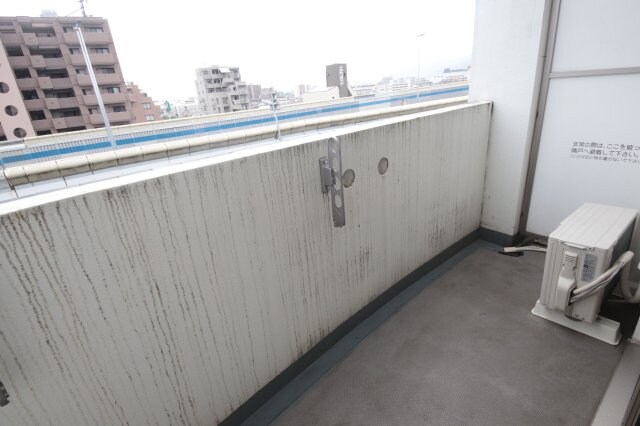 物件内観写真22　(外からの目が気にならないバルコニーで洗濯物が干せます)