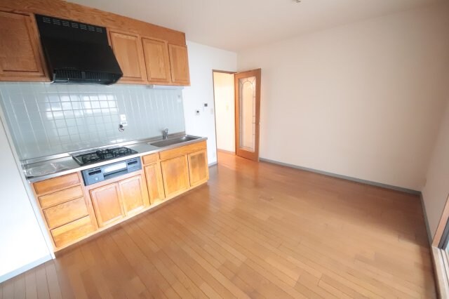 物件内観写真13　(おしゃれな居間です)