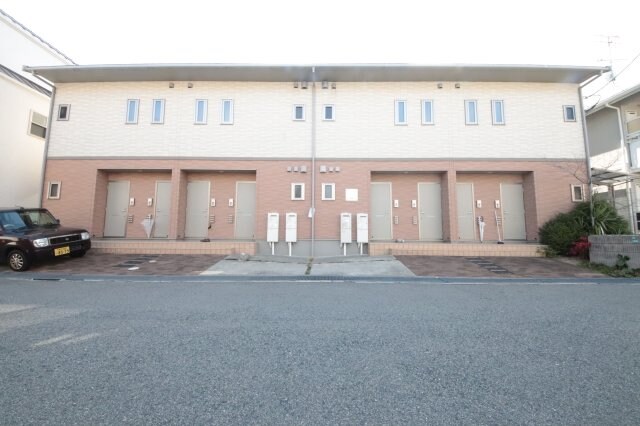 物件外観写真1　(外観も気になるポイント)