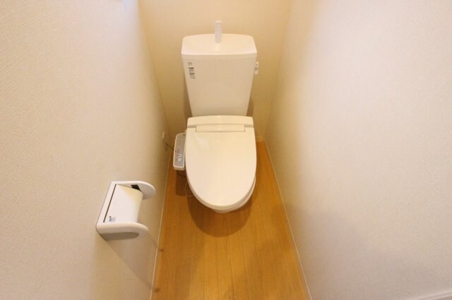 物件内観写真11　(落ち着いたトイレです)