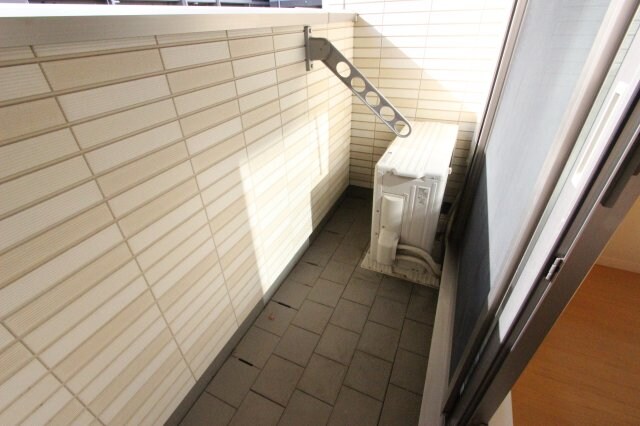 物件内観写真22　(バルコニーからの眺めを楽しみながら食事をしませんか)