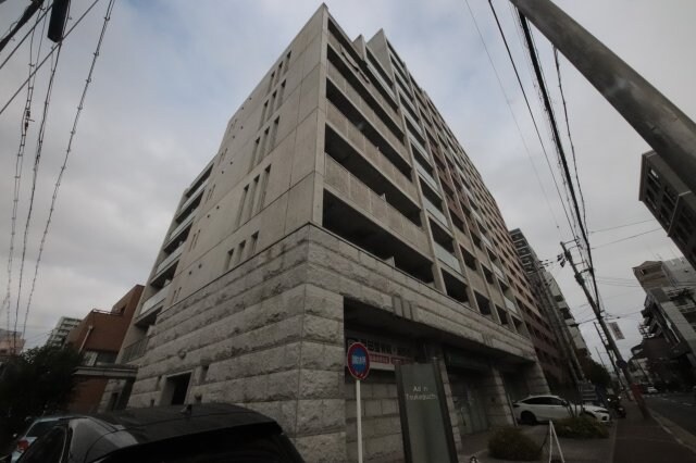 物件外観写真1　(外観は落ち着いています)