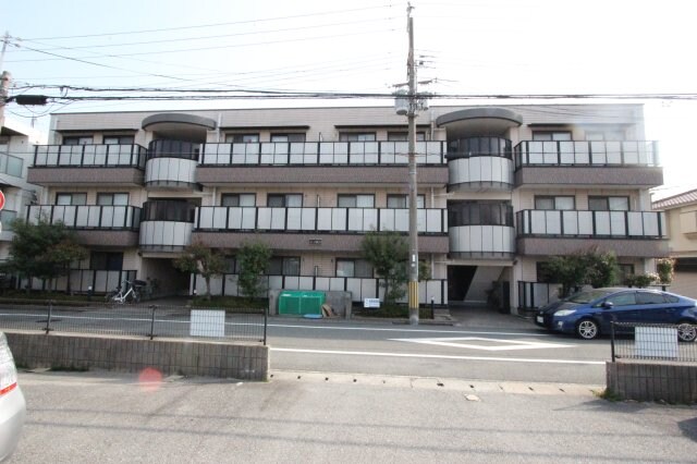 物件外観写真2　(外観もきれいです)