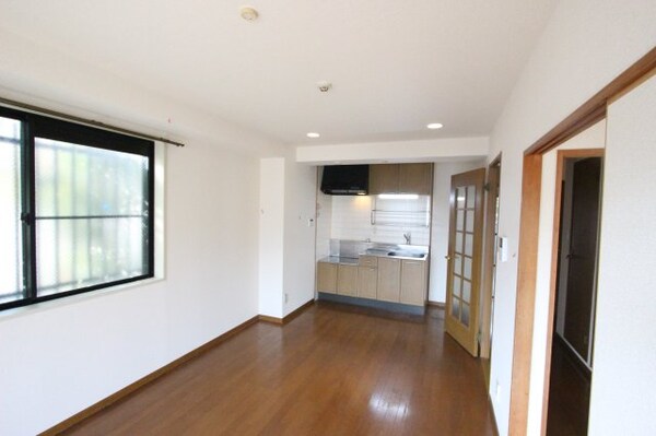 居室(使いやすいリビングです)