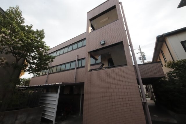 物件外観写真2　(外観もきれいです)