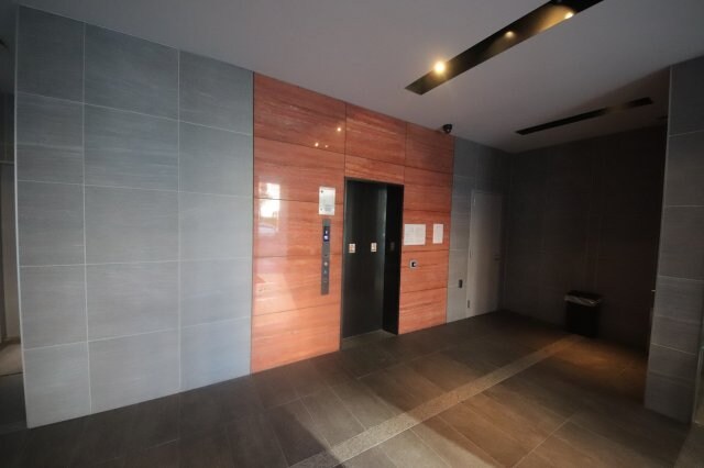 物件外観写真2　(建物の内部です)