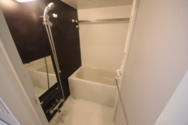 物件内観写真5　(日々の暮らしに欠かせないお風呂です)