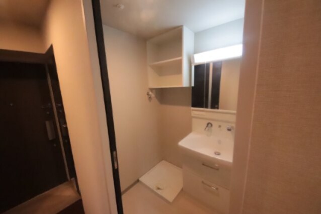 物件内観写真8　(忙しい朝には欠かせない洗面所です)