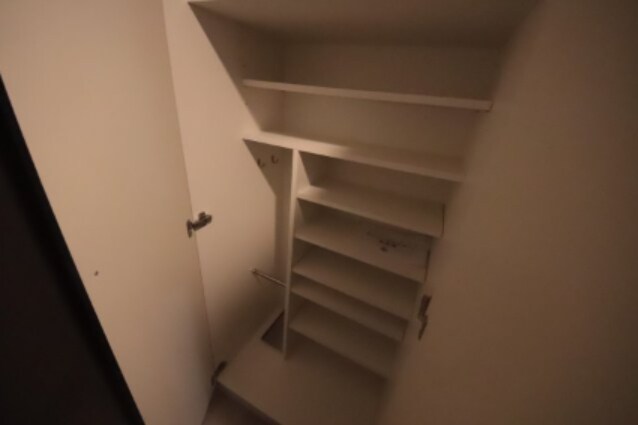 物件内観写真21　(たっぷりとした収納スペースです)