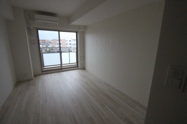 物件内観写真6　(おしゃれなリビングです)