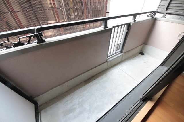 物件内観写真20　(お洗濯にも便利なバルコニー付き)
