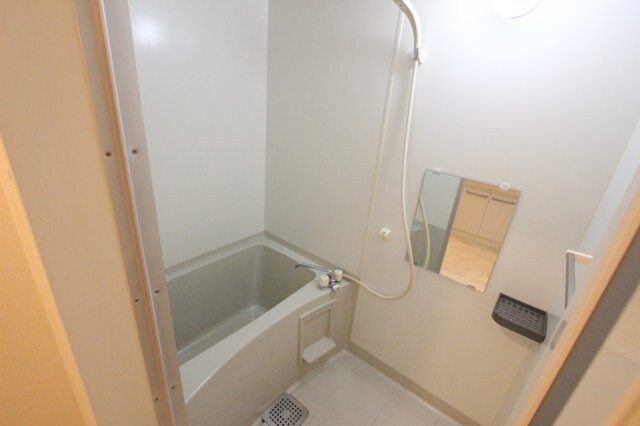 物件内観写真10　(ゆったり過ごせるお風呂です)