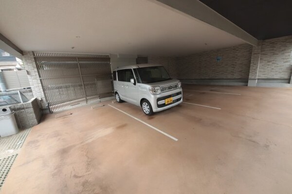 駐車場(駐車スペースもあります)