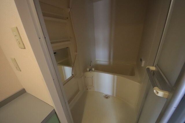 物件内観写真7　(コンパクトで使いやすいお風呂です)