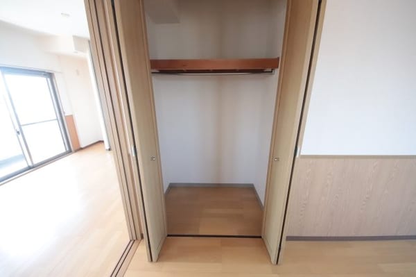 収納(小物を収納するのに便利です)