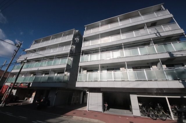 物件外観写真1　(外観もきれいです)