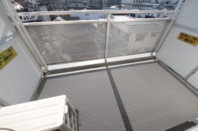 物件内観写真21　(バルコニーからの眺めを楽しみながら食事をしませんか)