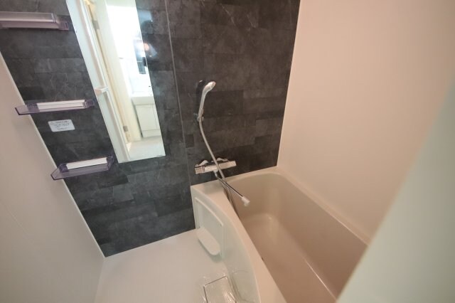 物件内観写真7　(きれいなお風呂です)