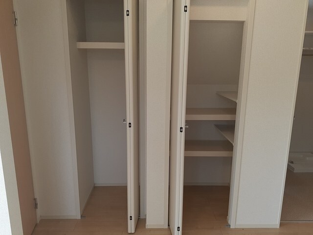 物件内観写真10　(大きなスペースがあり、収納には困りません)