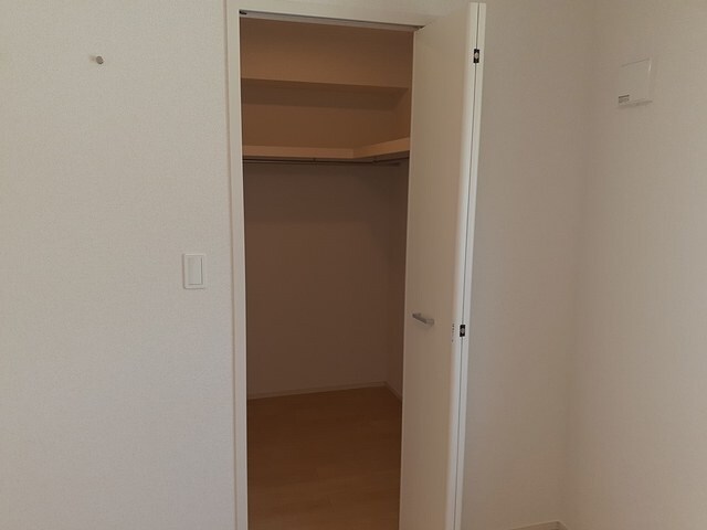 物件内観写真12　(収納スペース豊富です)