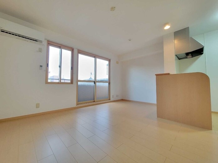 物件内観写真6　(ゆったり過ごせるリビングです)