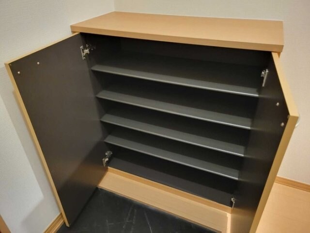 物件内観写真13　(大きなスペースがあり、収納には困りません)