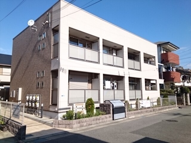 物件外観写真1　(建物外観を気になさる方へ、見た目の良い物件です)