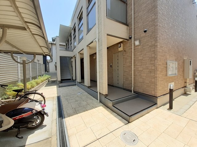 物件外観写真2　(建物の内部です)