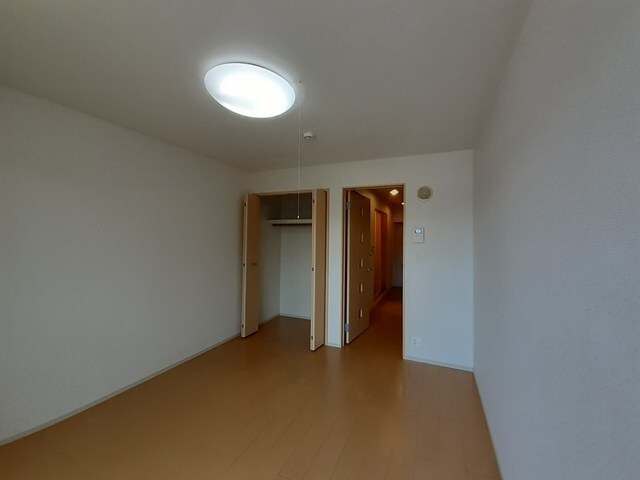 物件内観写真3　(おしゃれな居間です)