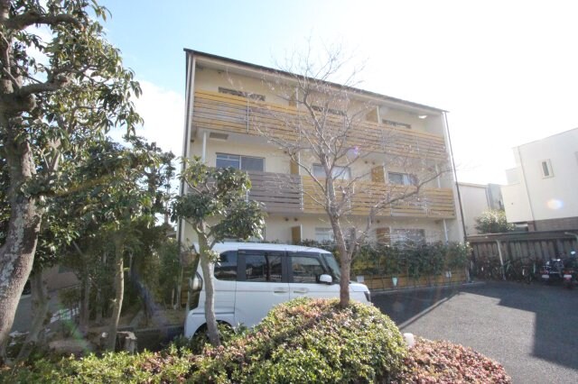 物件外観写真1　(外観もきれいです)