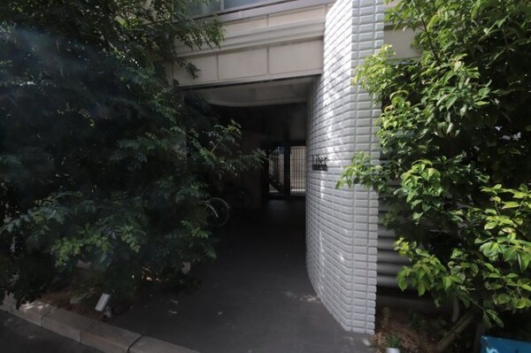 エントランス(清潔なエントランスです)