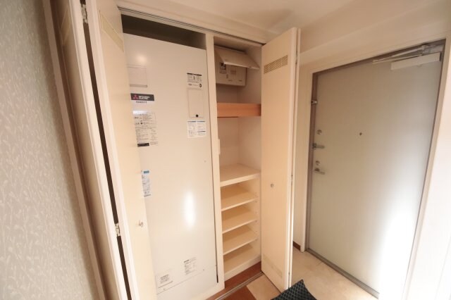 物件内観写真15　(便利な収納スペースです)