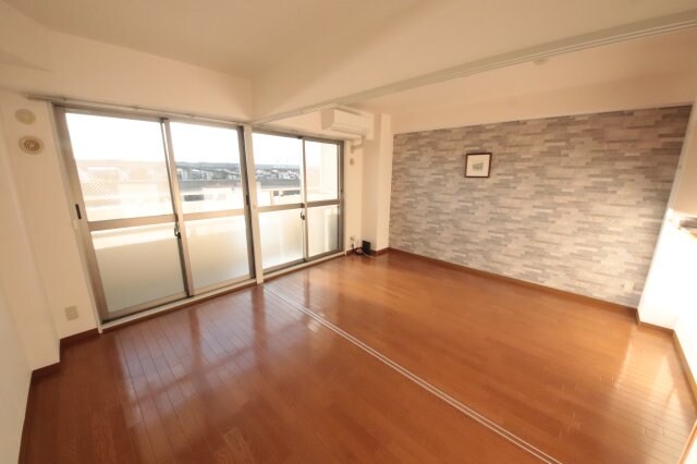 物件内観写真18　(使いやすいリビングです)