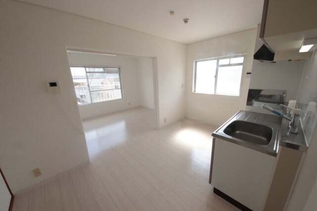 物件内観写真18　(ゆったり過ごせる居間です)